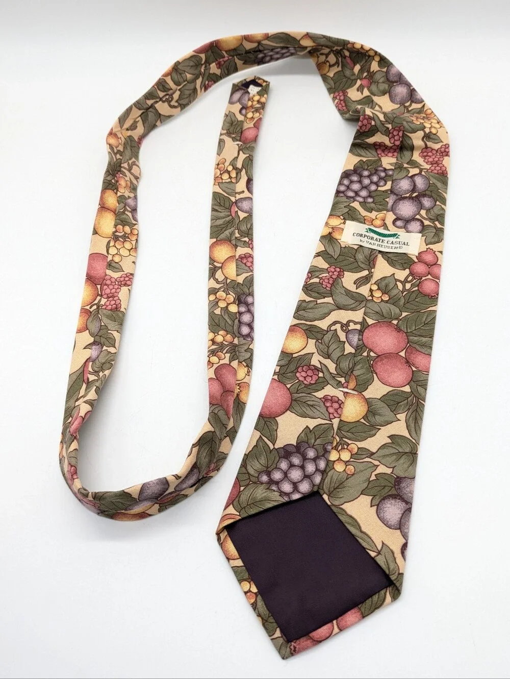 Vintage Van Heusen Cream Green Berry Fruit Cotton Mens Tie